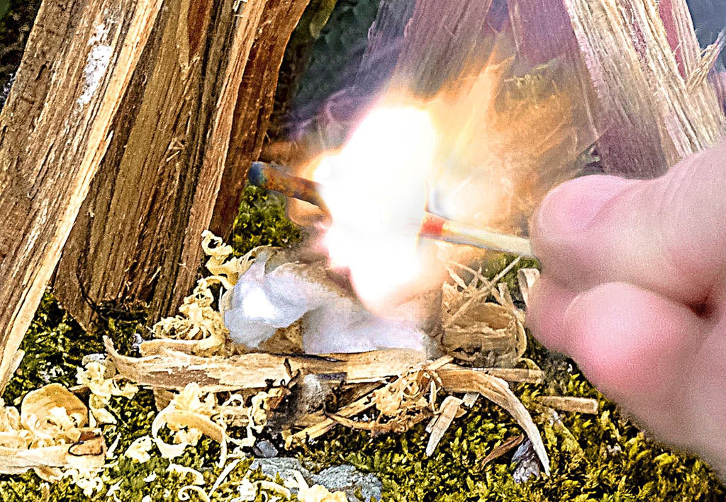 UCO Stormproof Match Kit with Waterproof Case, 25 Stormproof Matches and 3 Strikers